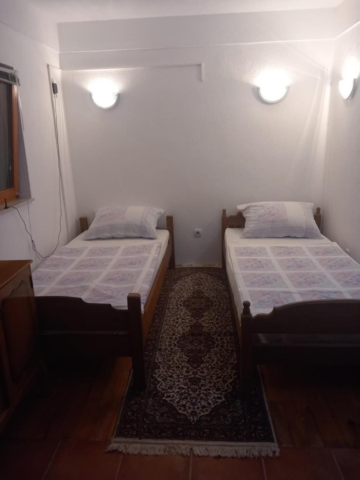 Villa Kuca Za Odmor Sa Bazenom Diva Grabovica Jablanica Esterno foto